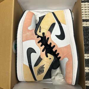 Air Jordan 1 Mid SE - Magic Ember - Sundial - White - 10